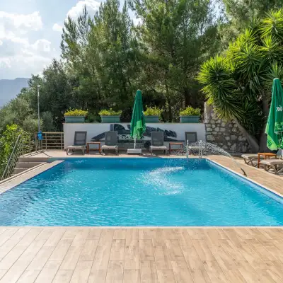 Lu-ix Hotel & Suites