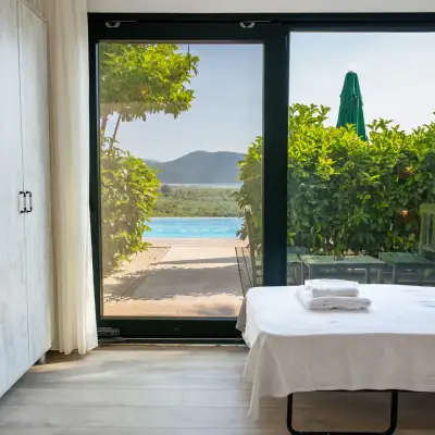 Lu-ix Hotel & Suites