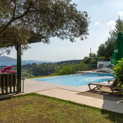 Lu-ix Hotel & Suites