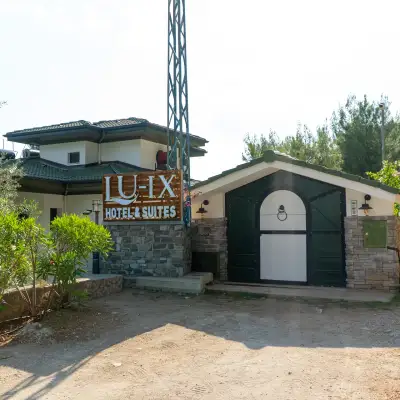 Lu-ix Hotel & Suites