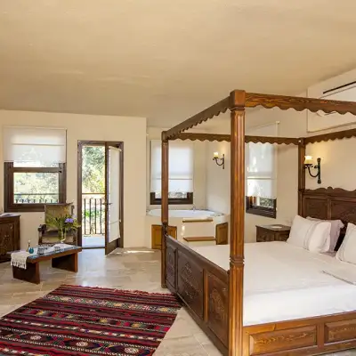 Mandarin & Mango Hotel,+12