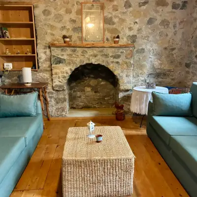 Menekşe Evi