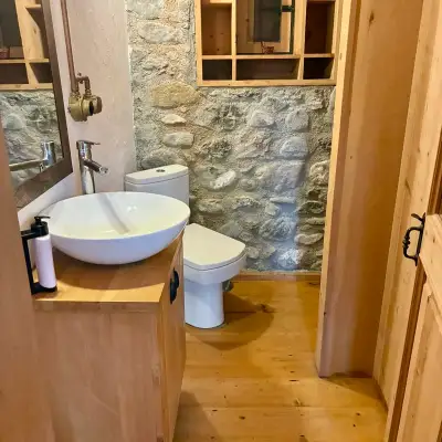 Menekşe Evi