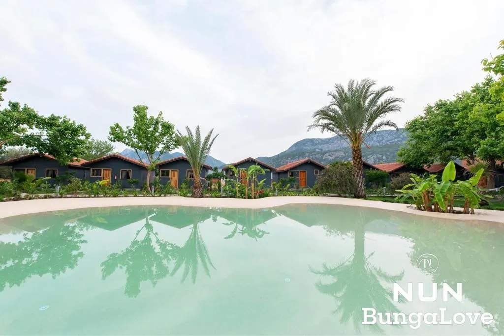 Nun BungaLove