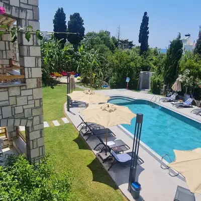 Sun Garden Apart