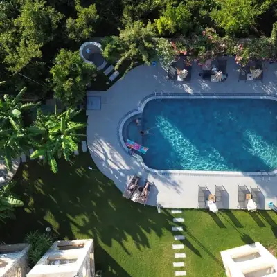 Sun Garden Apart