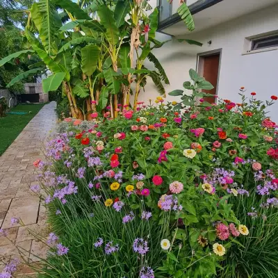 Sun Garden Apart