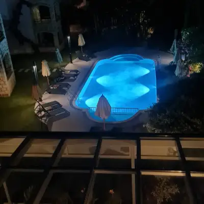 Sun Garden Apart