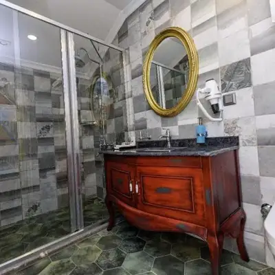 Tok Epik Hotel