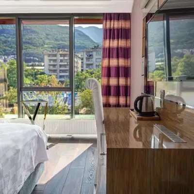 Tok Epik Hotel