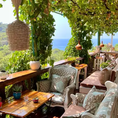 Turan Hill Lounge
