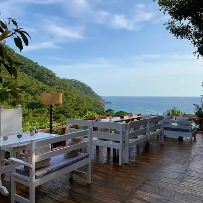Turan Hill Lounge