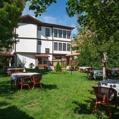 Uğurlu Konakları