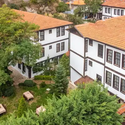 Uğurlu Konakları