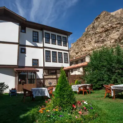 Uğurlu Konakları