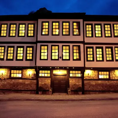 Uğurlu Konakları